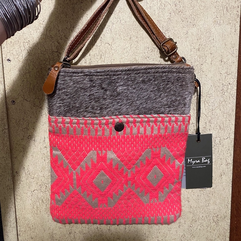 Myra Cross Body